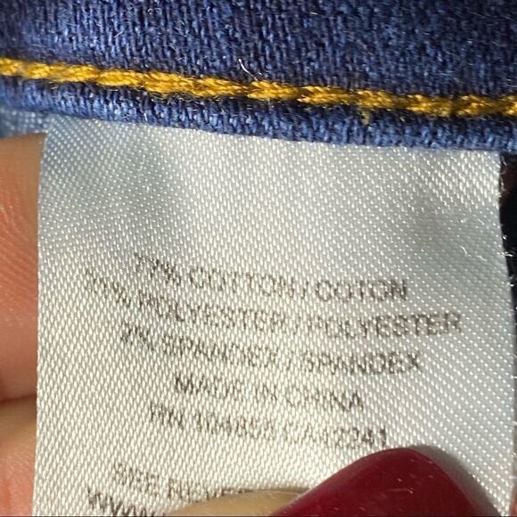 Lila Ryan | Denim Capri’s - Picture 6 of 6